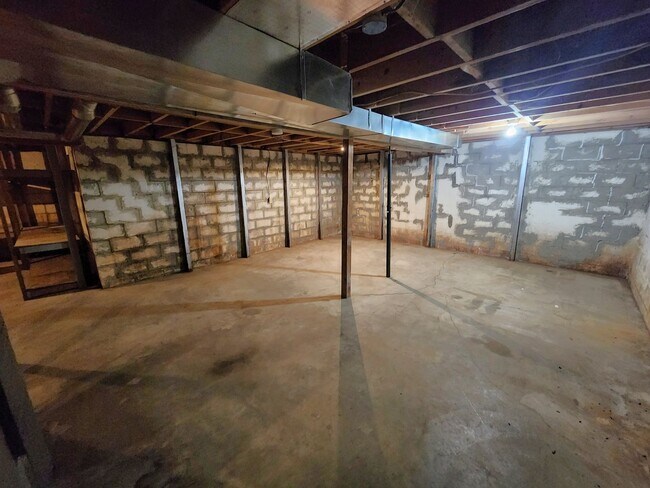Building Photo - Nice, big, and updated 2BR rancher with full basement, parking off street and carport!