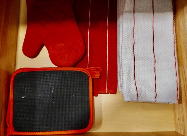 Building Photo - 12067 Lampton View Dr