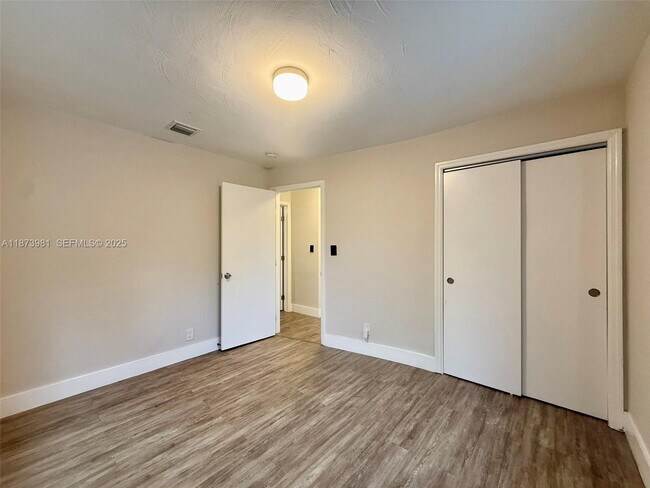 Building Photo - 2730 NE 9th Terrace