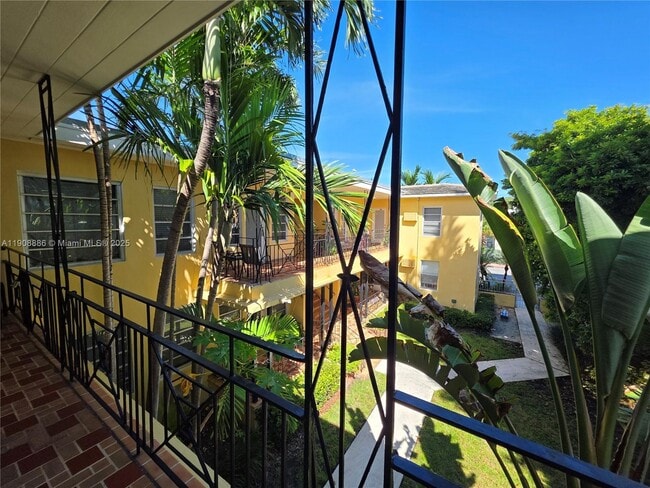 Building Photo - 8024 Harding Ave