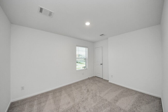 Building Photo - 3073 Fantasy Ter Dr