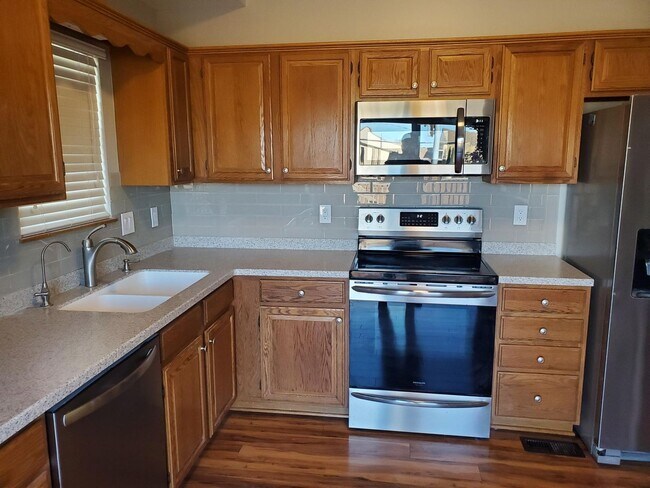 Building Photo - Outstanding Single Family Home in Bel aire