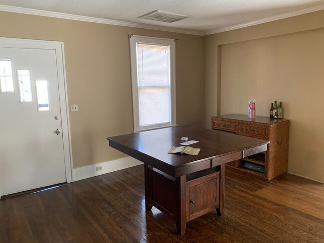 Building Photo - Jefferson Avenue