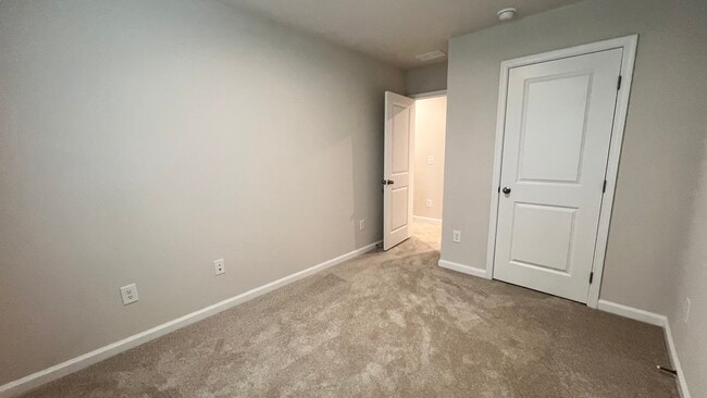 Building Photo - 243 Christiana Ln