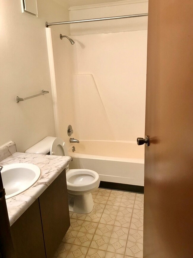 Andover Courtyard Apartments 145 Newell St Painesville OH 44077