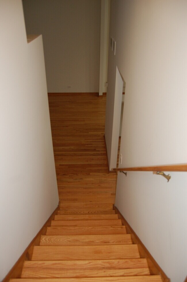 Building Photo - 3S572 Haylett Ave