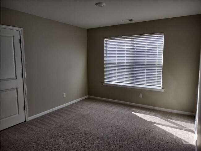 Building Photo - 378 Hogan Dr