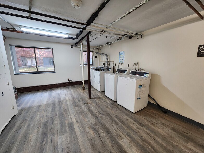 Building Photo - 5 Chester St