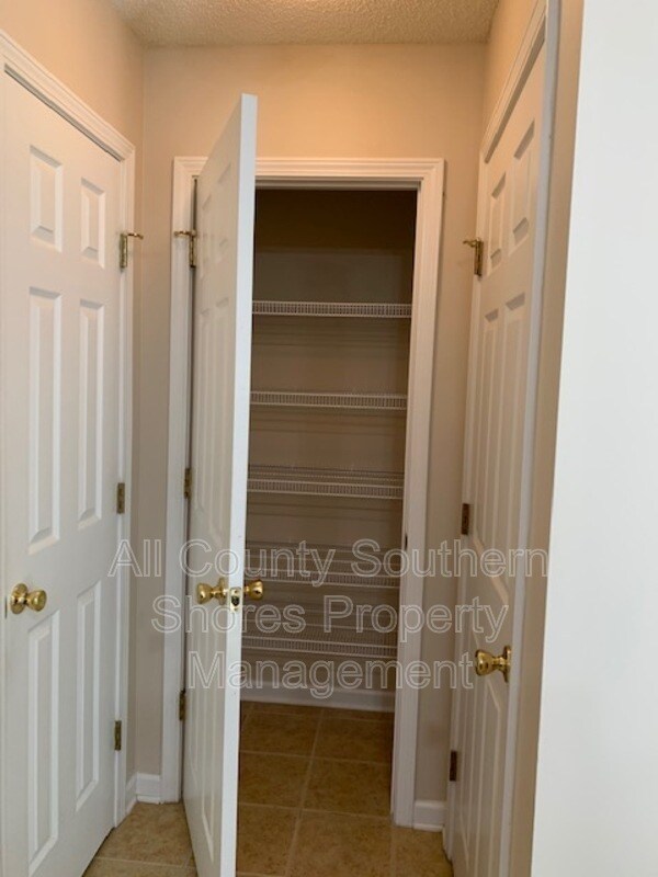 Building Photo - 970 Palisade Cir