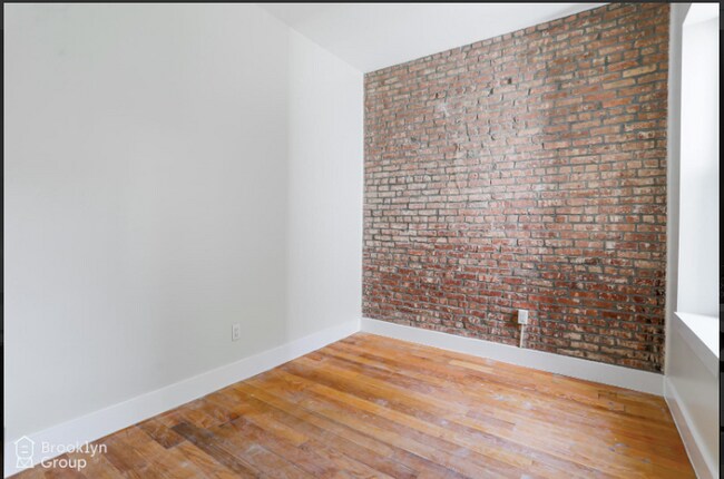 Building Photo - 772 Jefferson St