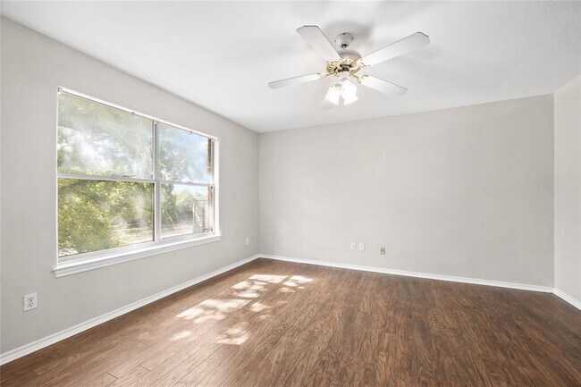 Building Photo - 13217 Rochester Ln