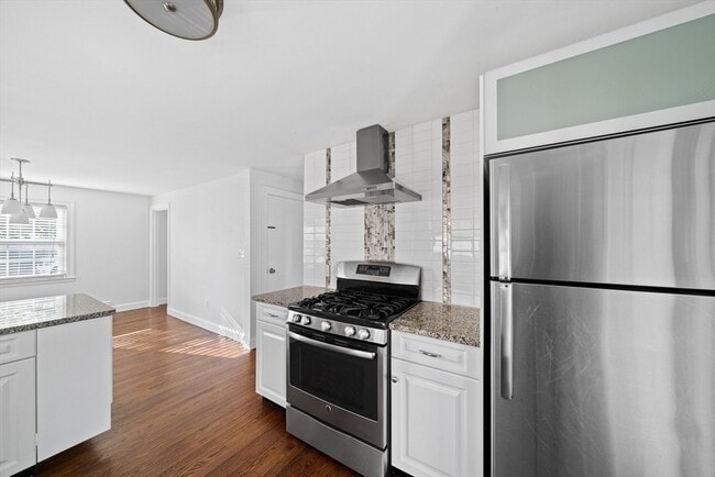 Building Photo - 8 Petrel Rd