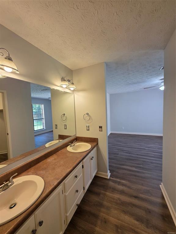 Building Photo - 6225 Whitewater Ct
