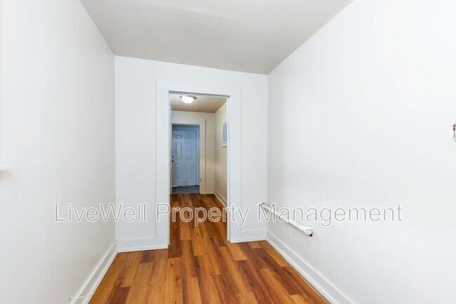 Building Photo - 2212 20th St N