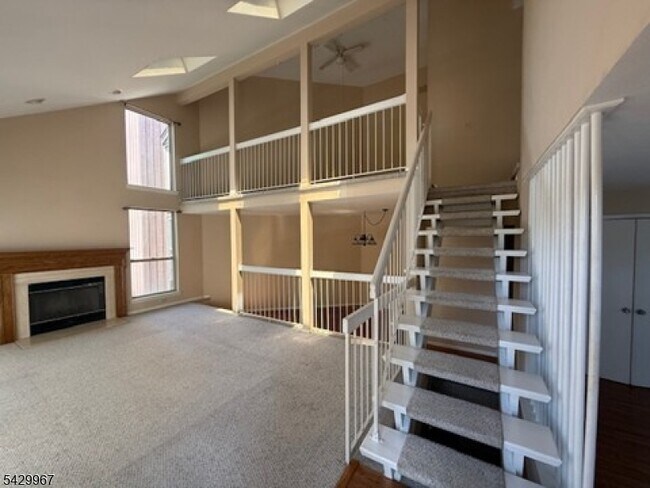 Building Photo - 3844 Bloomingdale Dr