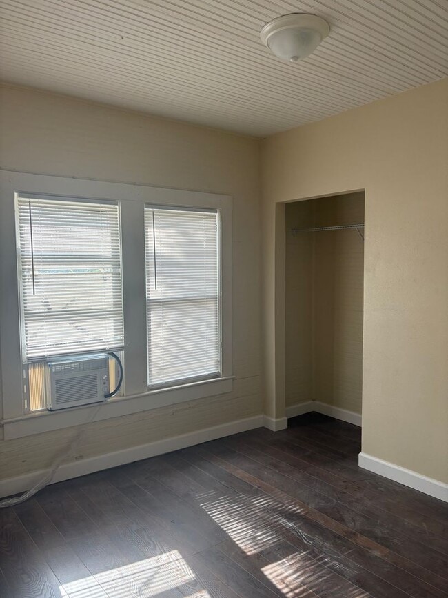 Building Photo - 4bed/2bath SFH Rent $1620/month ready December 2025