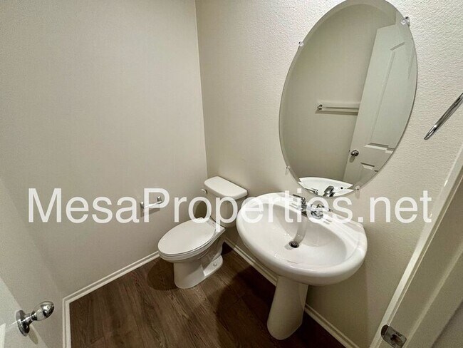 Building Photo - 14960 Coppola St