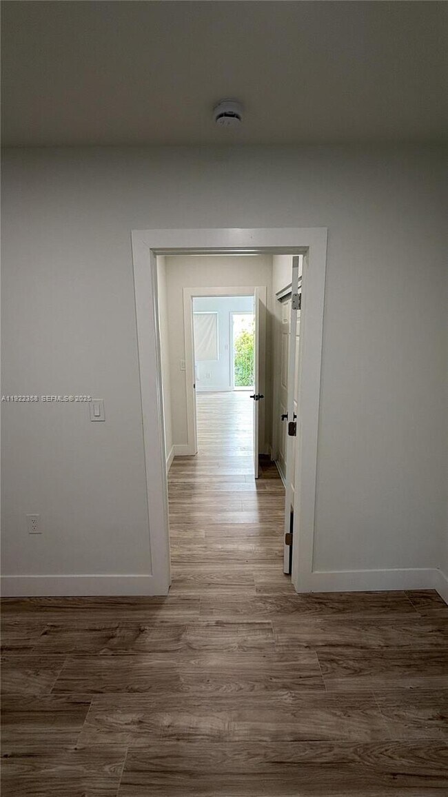 Building Photo - 935 Jefferson Ave