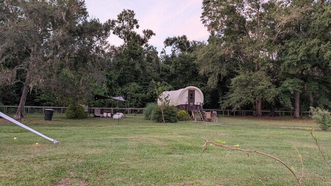 Building Photo - 1208 County Rd 315