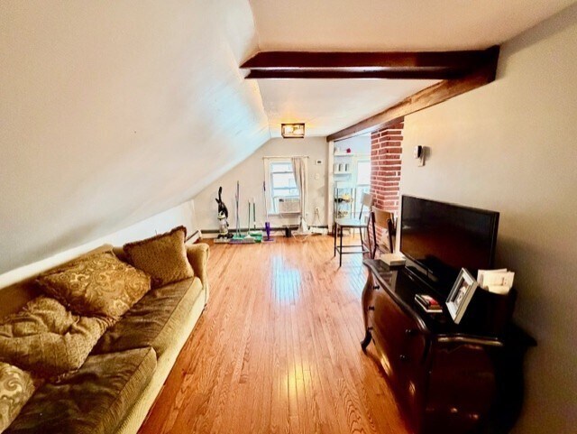 Building Photo - 14 Amity St