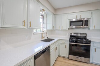 Building Photo - 1601 Westwind Dr