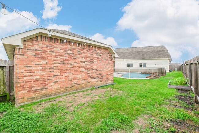 Building Photo - 6811 Gonzales Pt
