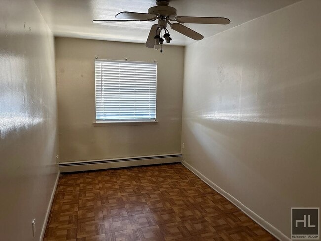 Building Photo - 1264 Metcalf Ave