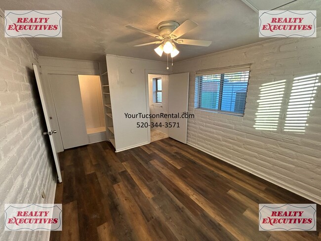 Building Photo - Romero Rd & Roger Rd - 3 bedroom 2 bath ho...