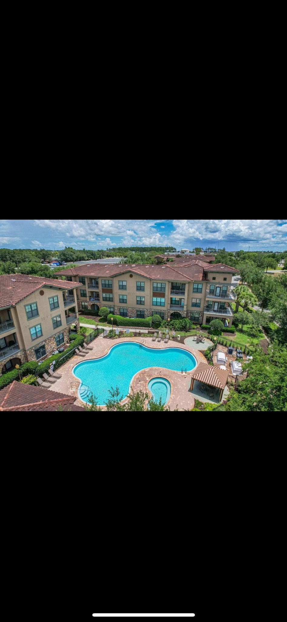 Building Photo - 901 Charo Pky