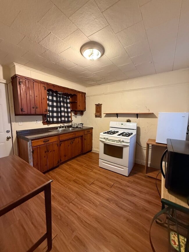 Building Photo - 1360 Pennsylvania Ave