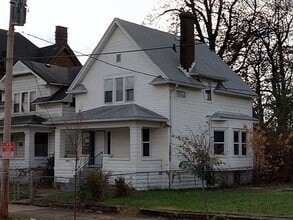Building Photo - 1822 W Jefferson St