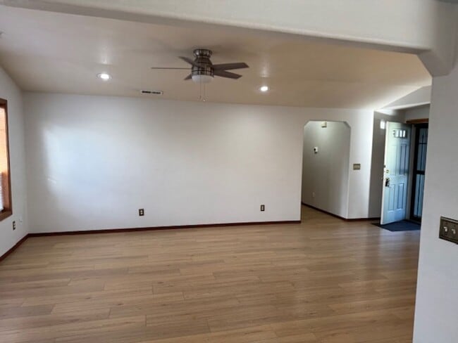 Building Photo - 3-BEDROOM HOME LOCATED ON QUIET CUL-DE-SAC- GARAGE CONVERTED TO ANOTHER ROOM OR STORAGE USE