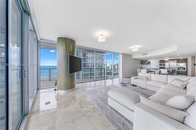 Building Photo - 17001 Collins Ave