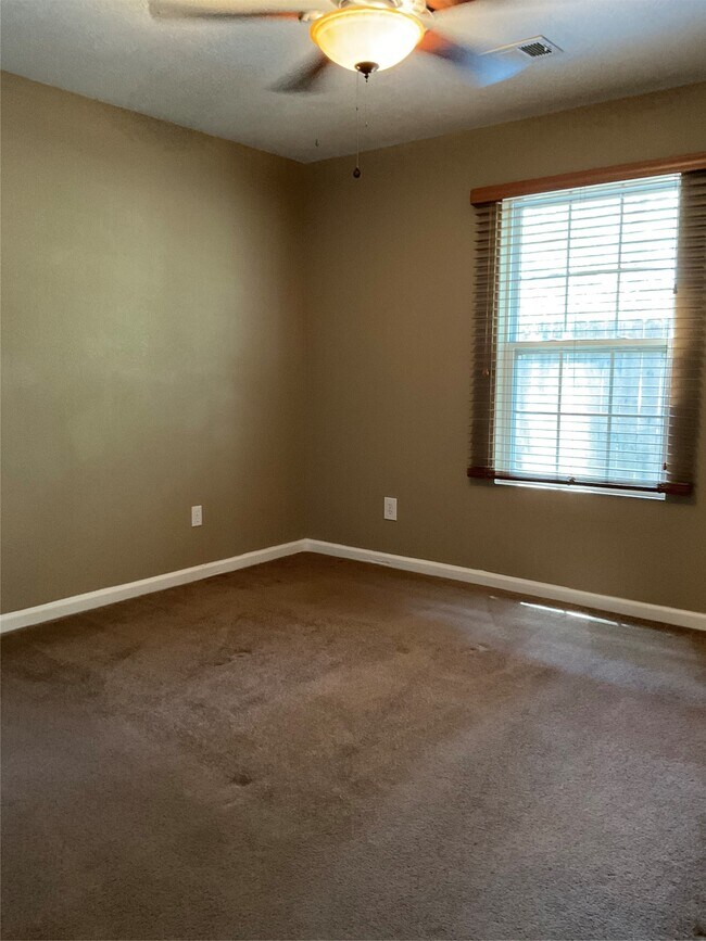 Building Photo - 42906 O'Neal Ln