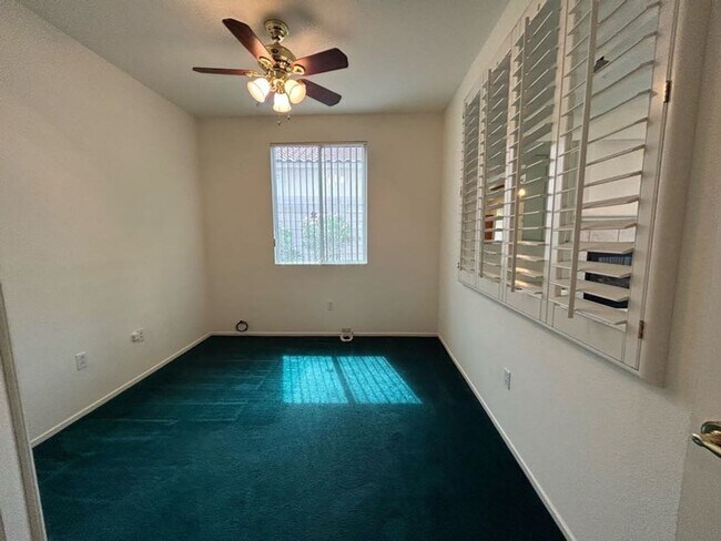 Building Photo - A Fabulous 3 Bedroom Home in Seven Hills