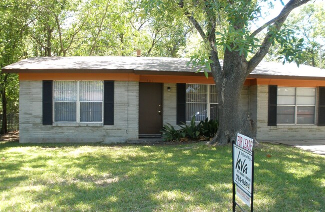 Primary Photo - 3/1 in Central Austin Highland Neighborhoo...