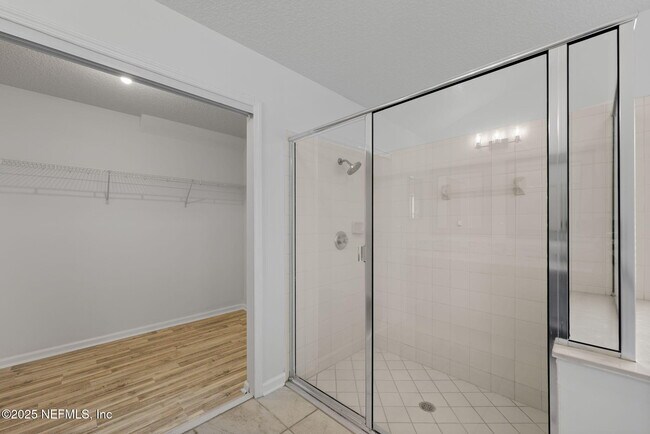 Building Photo - 721 Hazelmoor Ln