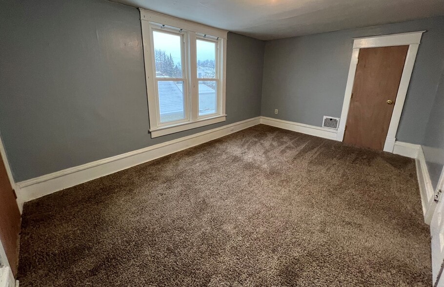 Main Bedroom - 310 Superior St