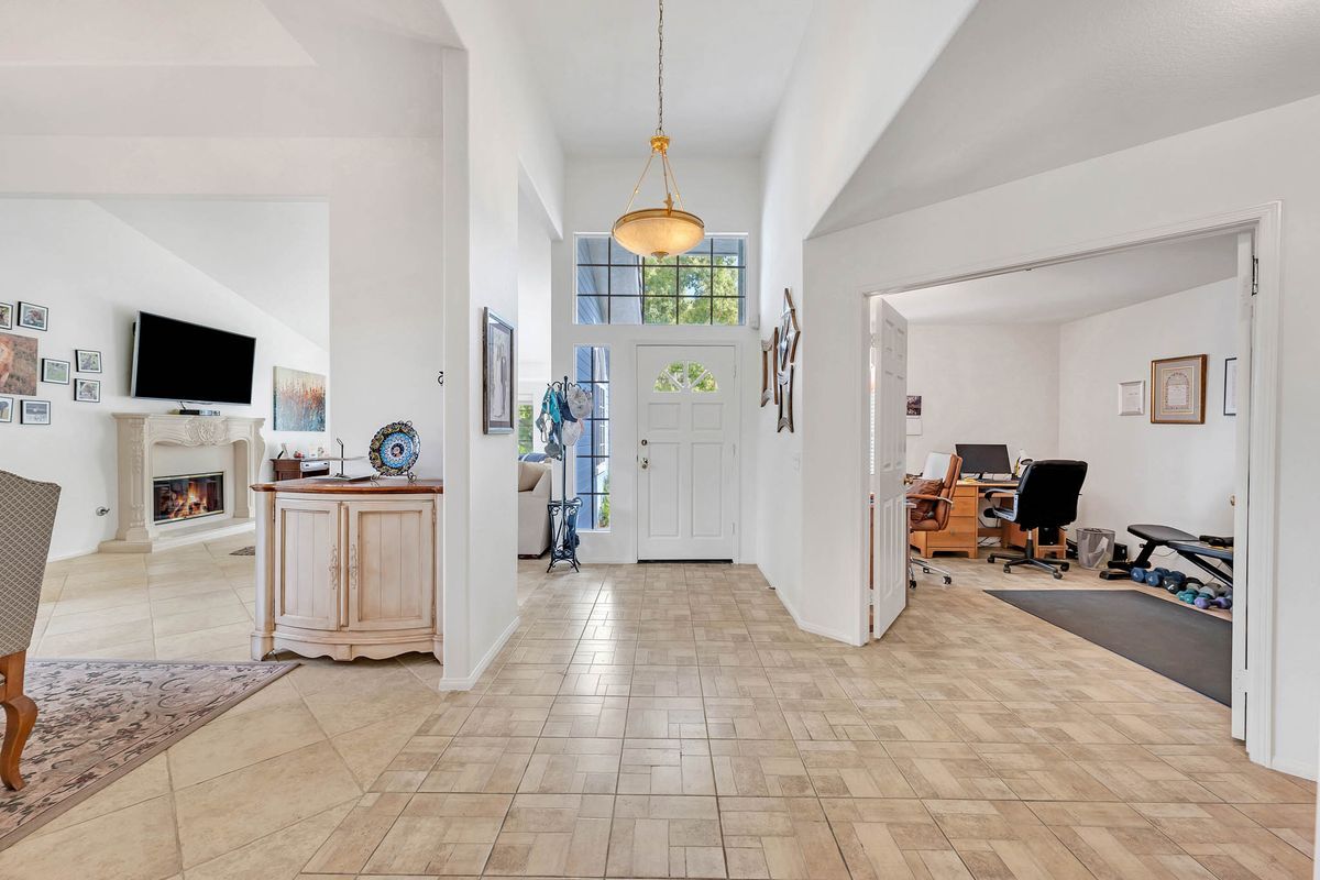 Building Photo - 5050 Golden Nugget Way