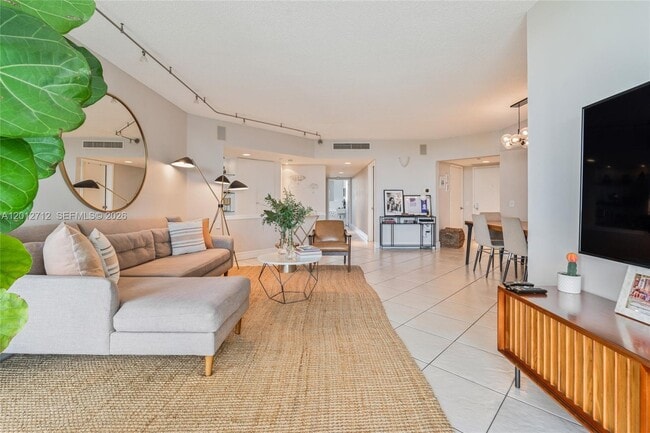 Building Photo - 21205 Yacht Club Dr