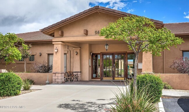 Building Photo - 5638 N Ardmore Ave