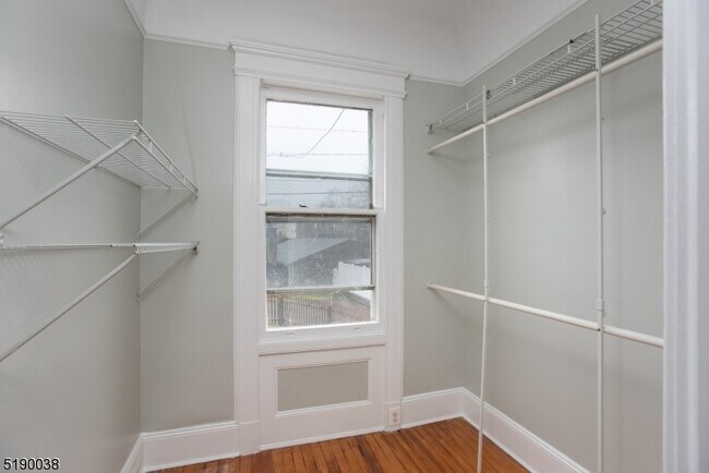 Building Photo - 31 Cloverhill Pl