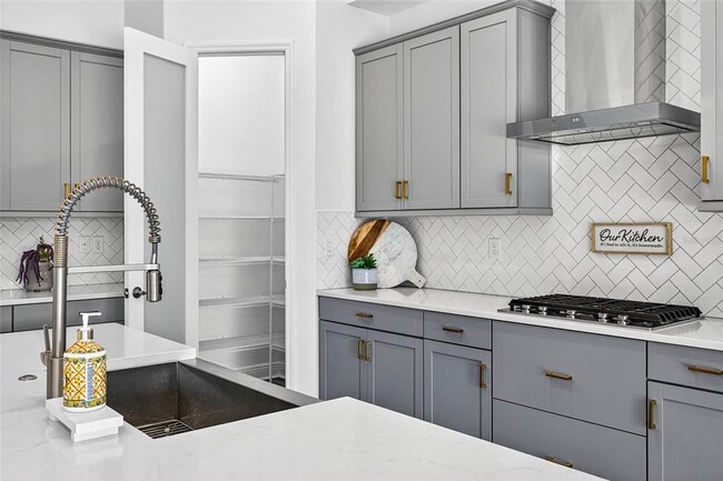 Building Photo - 14531 Woodland Spur Dr