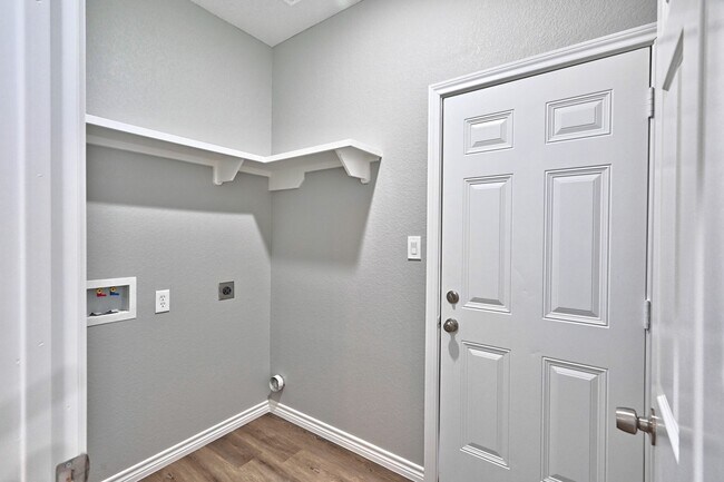 Building Photo - 11911 Nelwood St