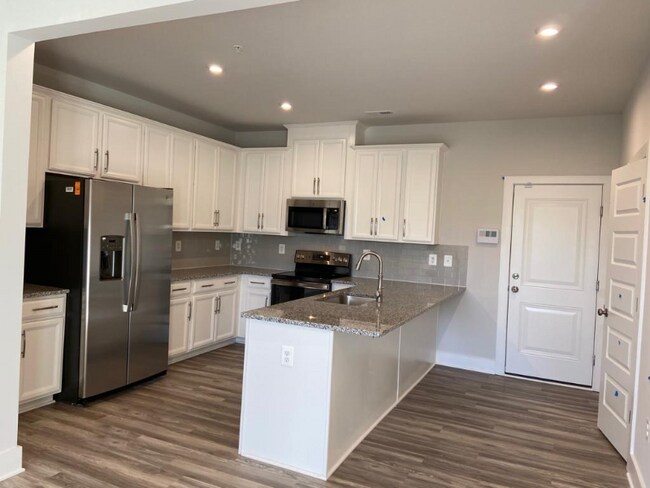 Building Photo - 2759 Acadia Dr