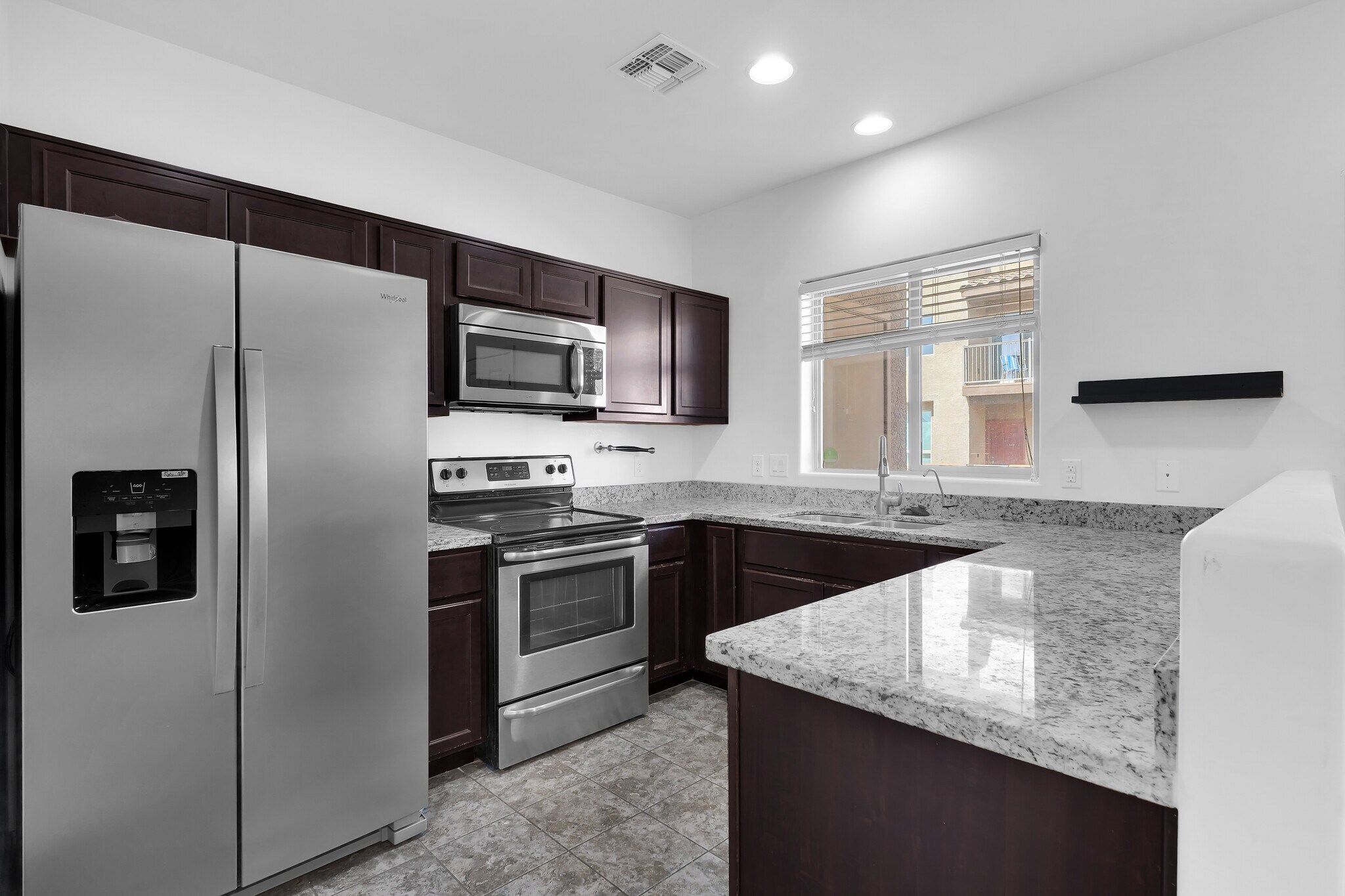 Building Photo - 4154 N Thurston Ln