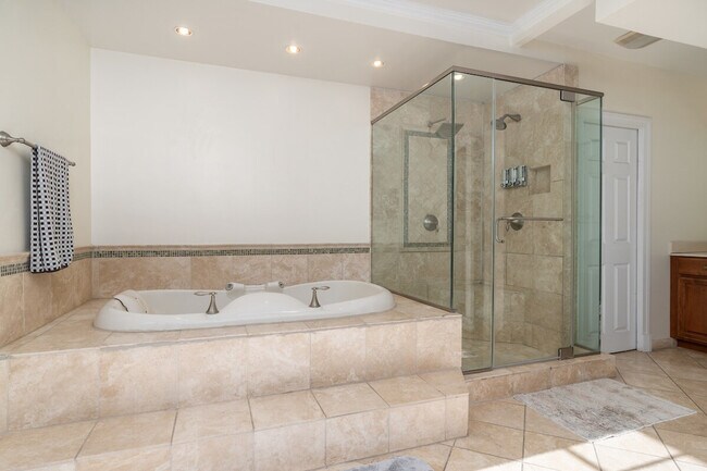 Building Photo - 2633 Adams Mill Rd NW