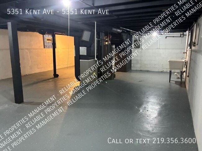 Building Photo - 5351 S Kent Ave