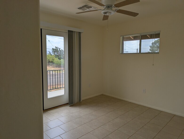 Building Photo - 1737 S Murdock Rd