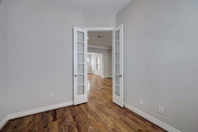 Building Photo - 3245 Maxroy St